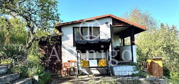 Prodej chaty 20 m2 s pozemkem 500 m2 - Praha 6 - Lysolaje