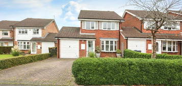 3 bedroom link detached house for sale