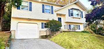 12 Oxbow Dr, Torrington, CT 06790