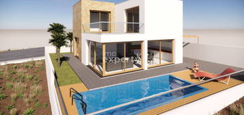 Moradia T3 com piscina no Porto Santo