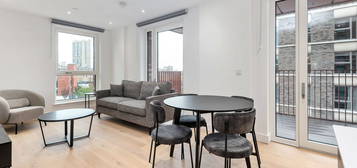 Flat to rent in Quest House, Riverside West, Blackwall Reach, London E14, Blackwall,