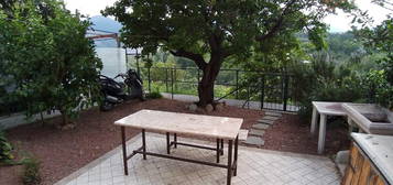 Boissano monolocale con giardino