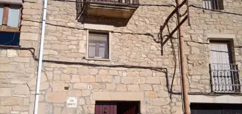 Casa adosada en Carrer Castell, 8