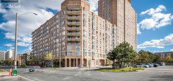 313 - 11 THORNCLIFFE PARK DRIVE, Toronto (Thorncliffe Park), Ontario