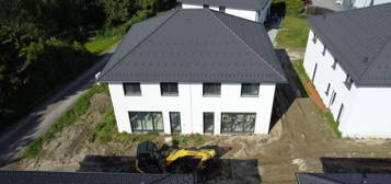 Erstbezug in Ebenfurh: Moderne Doppelhaushälfte mit Garten und 2 Stellplätzen für EUR 329.000,00