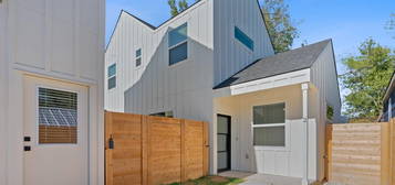 6810 Montana St Unit 2, Austin, TX 78741