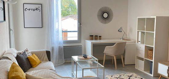 T2 44 m2 meublé, décoré, proche de tout