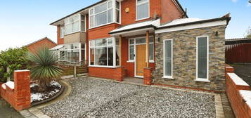 3 bed semi-detached house for sale