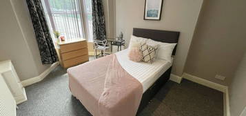 3 bed shared accommodation to rent