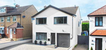 4 bed detached house for sale