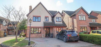 4 bed detached house for sale