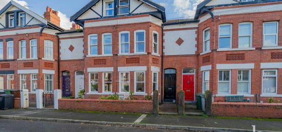 4 bedroom terraced house for sale