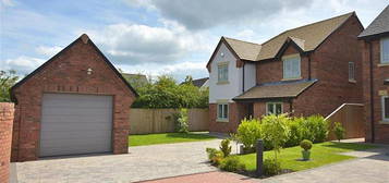 4 bedroom detached house