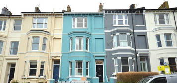 Terraced house to rent in Queens Park Road, Brighton BN2