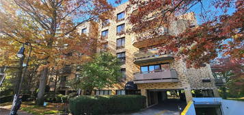 141 Great Neck Rd Apt 4G, Great Neck, NY 11021