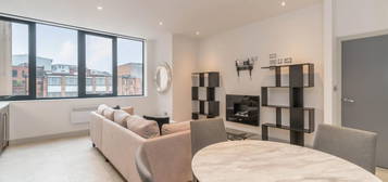 Flat to rent in St James' Court, Lionel Street B3