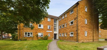 Flat to rent in St, Pauls Road, Southsea PO5