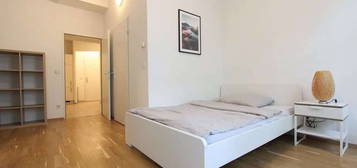 Kurzzeitvermietung! Schön möblierte, helle 1-Zimmer-Wohnung