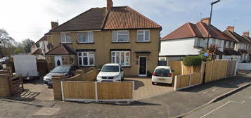 3 bed semi-detached house to rent