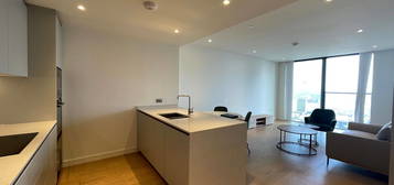 Flat for sale in South Quay Plaza 1, Canary Wharf, London, London E14