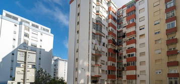 Venda Apartamento T1 Renovado - Reboleira - Amadora