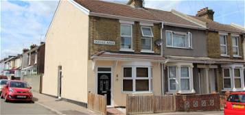 Flat to rent in Louisville Avenue, Gillingham ME7