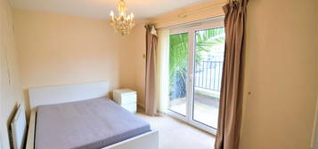 3 bed flat to rent