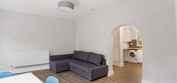 3 bed flat to rent