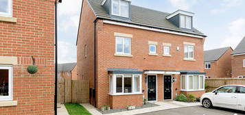 3 bed semi-detached house for sale