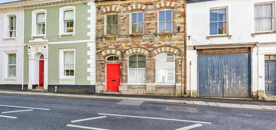 5 bedroom terraced house for sale