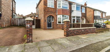 3 bed semi-detached house for sale