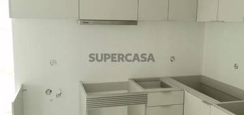 Apartamento T3 em Remodelação TOTAL em Massamá