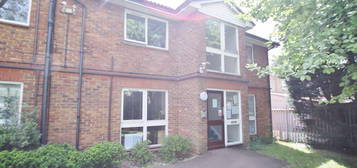 Flat to rent in Amber Court, Morden Road, Mitcham CR4