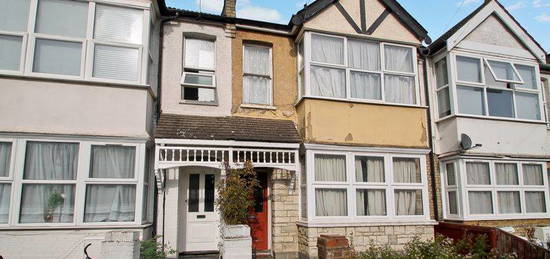 Flat for sale in Rosslyn Crescent, Harrow-On-The-Hill, Harrow HA1