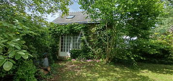EN EXCLUSIVITÉ: Maison à rénover dans un écrin de verdure, fort potentiel !