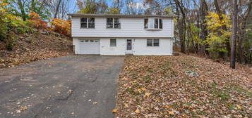 33 Blossom St, Waterbury, CT 06706