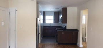 Address Not Disclosed, Roslyn, NY 11576