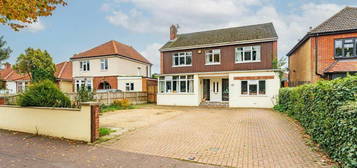 6 bedroom detached house for sale