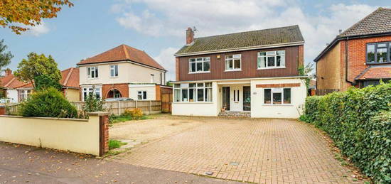 6 bedroom detached house for sale