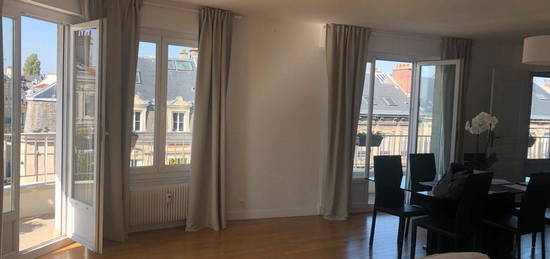 Loue Grand Appartement Centre Ville REIMS Rue Libergier