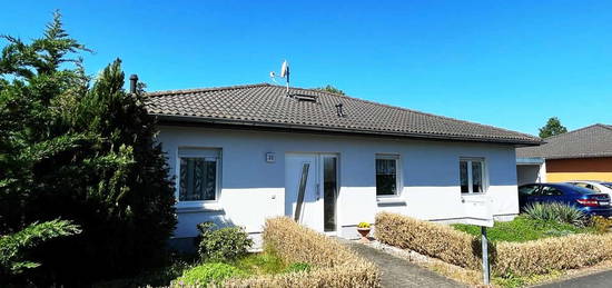 Gepflegtes Einfamilienhaus im Bungalowstil mit Terrasse und Gartengrundstück in Reuden