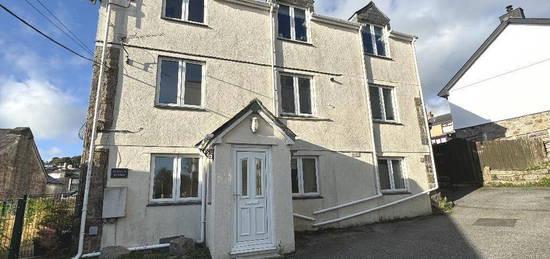 Flat to rent in Carne Road, Newlyn, Penzance TR18