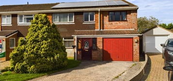 5 bed semi-detached house to rent