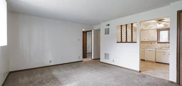 4132 Huntington Ave #2X1, Lincoln, NE 68504