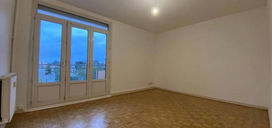 Appartement  à louer, 3 pièces, 2 chambres, 64 m²