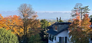 **Kronberg** - Großzügige, renovierte 4-Zimmer-Wohnung in ruhiger, innenstadtnaher Wohnlage zu vermieten!