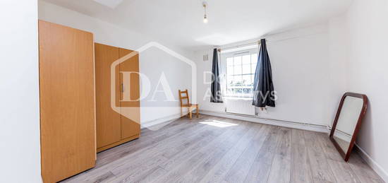 Flat to rent in Tottenham Lane, Crouch End, London N8