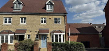 4 bed semi-detached house for sale