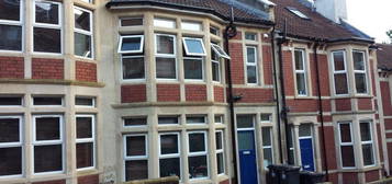 5 bedroom terraced house to rent