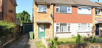 3 bedroom semi-detached house to rent